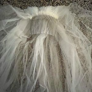 3’ long White Veil